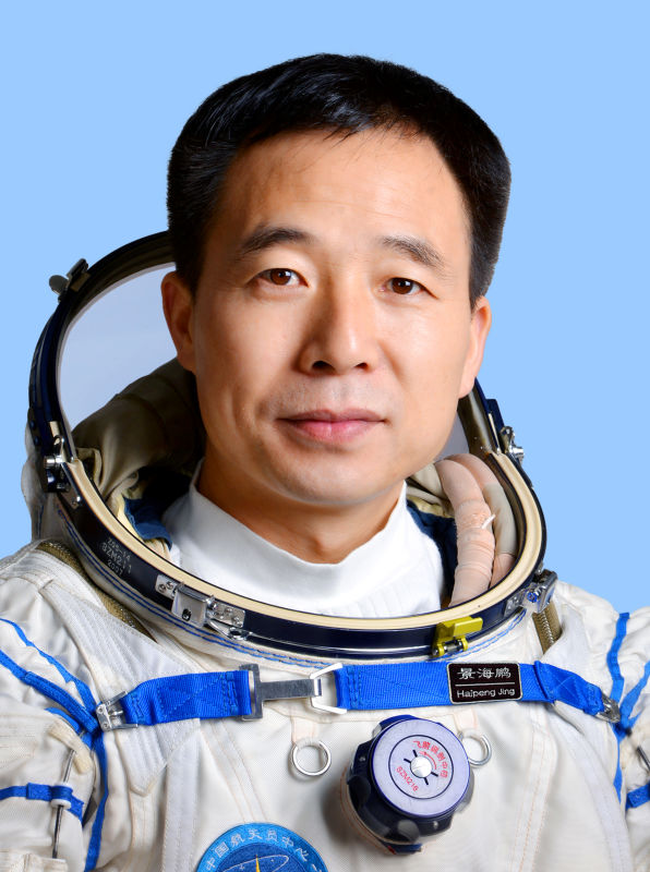 China launches manned spacecraft