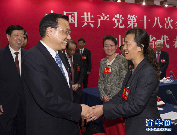圖：李克強參加山東代表團討論