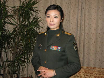 全國人大代表李丹陽:充分發(fā)揮民間組織作用 支持大學生村官成長