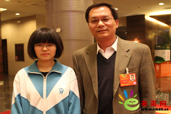 北京學生到代表委員駐地呼吁改善環境質量