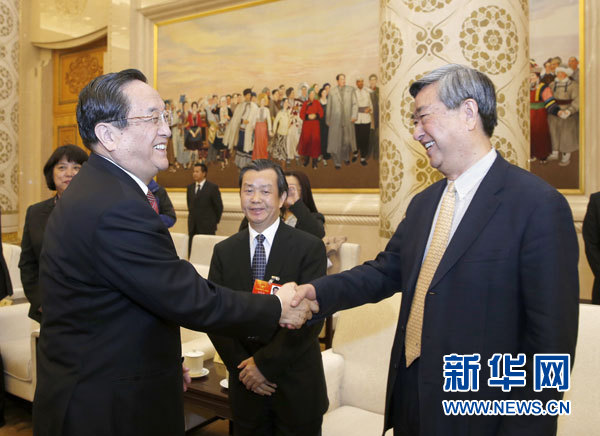 俞正聲親切看望參加兩會報(bào)道的新聞工作者