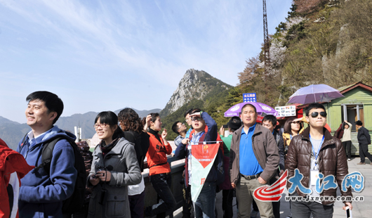 “真想時(shí)間停下來 好好把你看個(gè)夠” 網(wǎng)媒記者惜別廬山