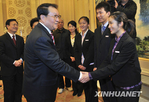 李長春強(qiáng)調(diào)深入宣傳大學(xué)生英雄集體先進(jìn)事跡