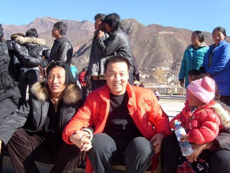 榮獲第十屆中國(guó)時(shí)代新聞人物的博士后臺(tái)長(zhǎng)<BR>——記天津市第五批援藏干部王暉