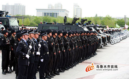 烏魯木齊成立飛虎突擊隊 擔負反恐防暴任務(圖)