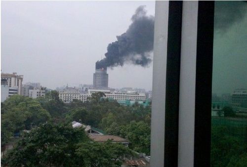 廣東省電臺(tái)頂樓突發(fā)大火 目前傷亡不明(組圖)