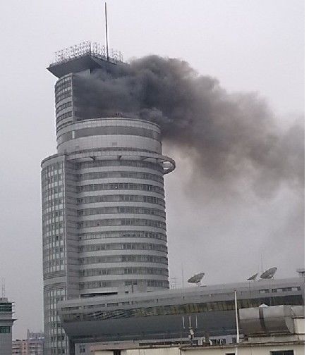 廣東省電臺(tái)頂樓突發(fā)大火 目前傷亡不明(組圖)