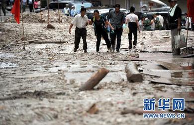 大雨致舟曲災區再發泥石流 生命線兩舟公路再中斷