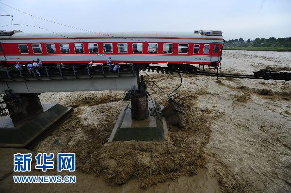 K165次旅客已安全轉運 寶成鐵路運輸逐步恢復正常