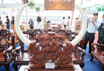紅木家具:從“天價(jià)”暴跌到“地價(jià)”的背后