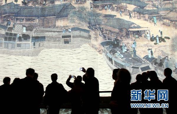 世博會中國館續(xù)展首日場面火爆
