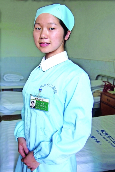 “最美護士”何遙的美麗瞬間 組圖
