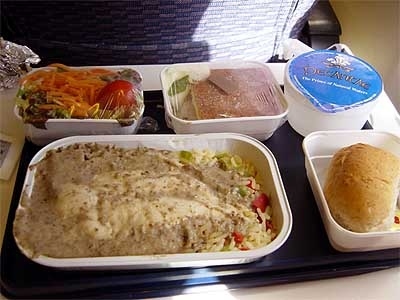飛機(jī)餐也美味 實(shí)拍各國航空公司美味飛機(jī)餐