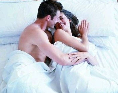 養(yǎng)生：哪種的睡姿的夫妻“最般配”？