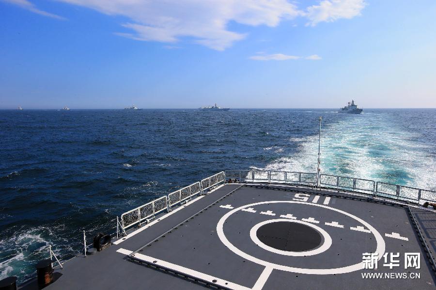 氣勢逼人！中國海軍艦艇編隊在日本海練編隊運動