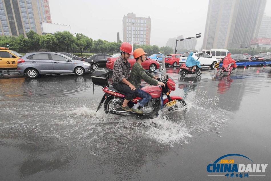 超強(qiáng)臺(tái)風(fēng)“天兔”來(lái)襲 浙江紹興現(xiàn)海市蜃樓