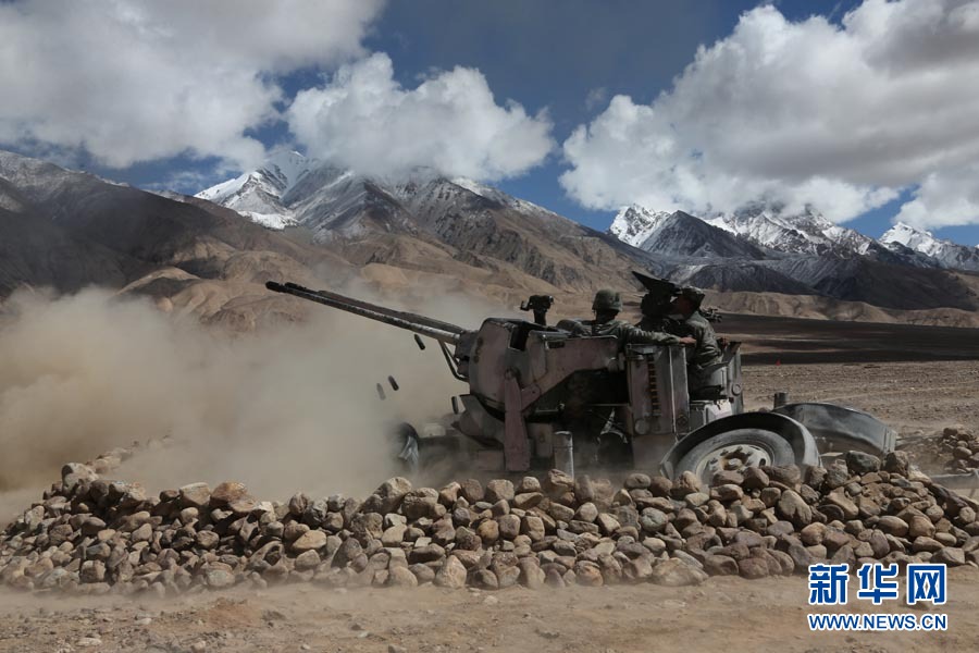 直擊解放軍萬人千車陸空協(xié)同高原大對抗