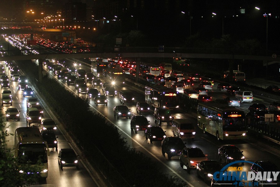 北京：重陽節前夜全路網遭遇“意外暴堵”