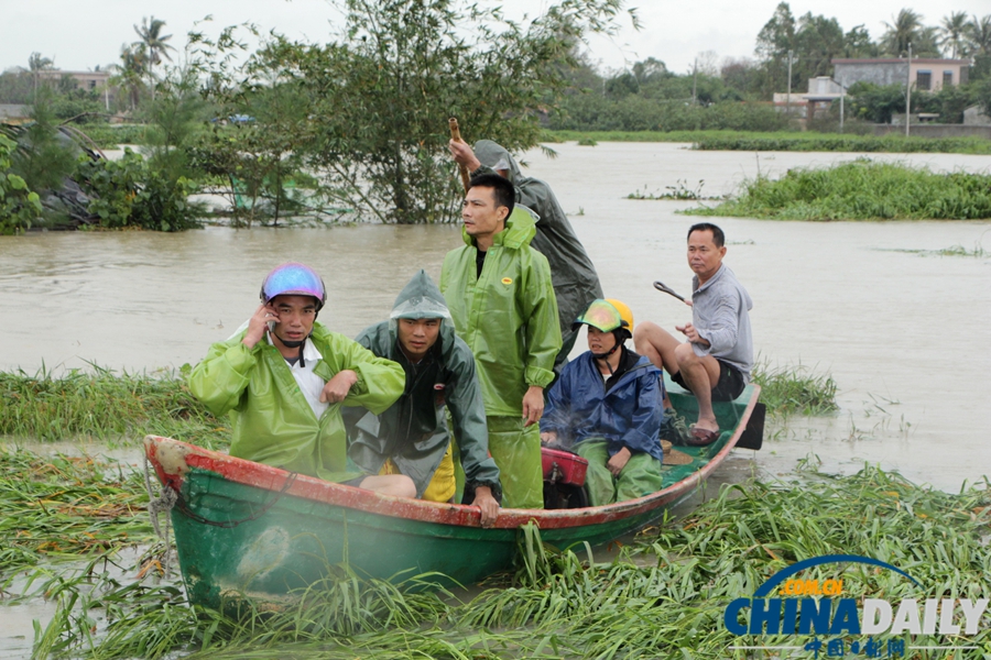 海南萬寧：普降暴雨緊急轉移民眾