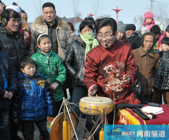 馬街書(shū)會(huì)寶豐開(kāi)唱 千余傳統(tǒng)說(shuō)唱藝人赴曲藝盛會(huì)