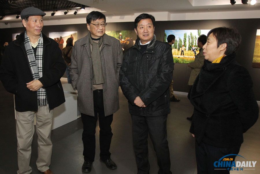 “王文瀾與北影學生的影像對話”攝影展在京開幕