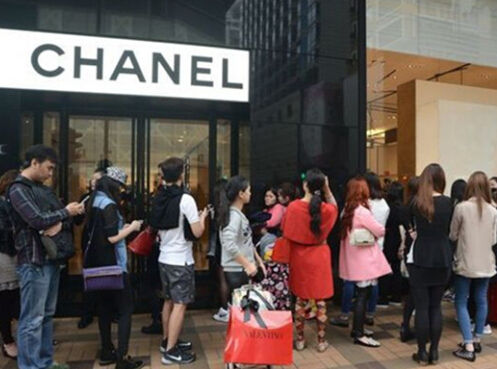 北京奢侈品店客流降60% 經(jīng)理:臉笑僵也賣不出幾件