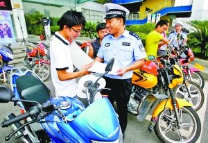 5秒鐘就能偷輛摩托？你信不信 我反正信了