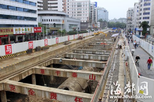 國家文物局專家關注屏山站發掘 實地踏勘