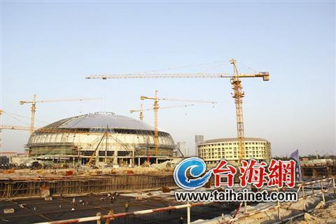 世界最大馬戲城在廈封頂 澳洲“拳王”袋鼠將來(lái)廈