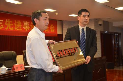 桂林市舉行“全國最美鄉(xiāng)村醫(yī)生”謝本合先進(jìn)事跡報告會