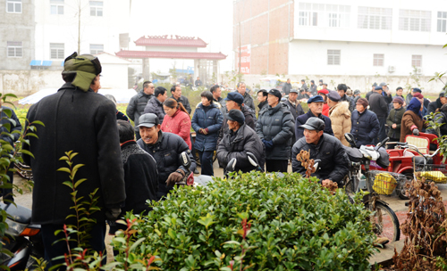 中國日報記者走基層：農民工黃久生回家鄉感恩