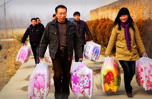 報恩的農民工：700名孤寡老人共同的“兒子”
