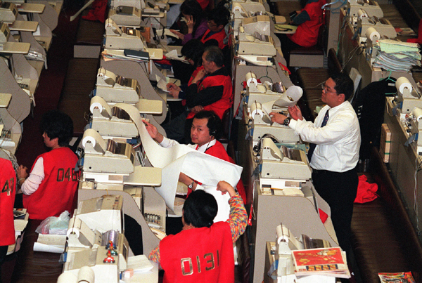瞬間鑄輝煌——香港回歸十五年的15個(gè)瞬間