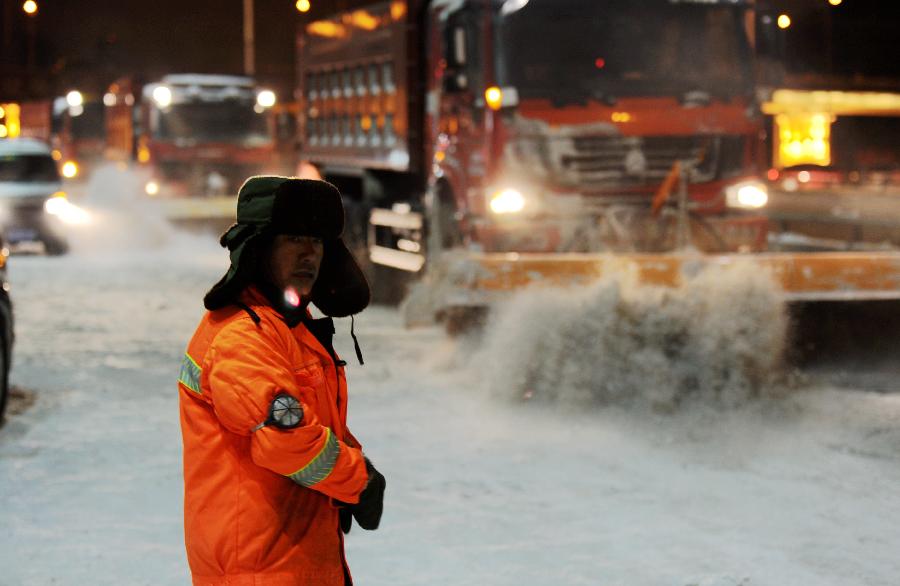 “雪不停清不停，雪不凈不收工”——暴雪過后哈爾濱發起清雪“攻堅戰”