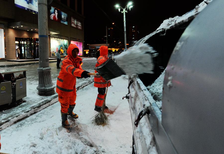 “雪不停清不停，雪不凈不收工”——暴雪過后哈爾濱發起清雪“攻堅戰”