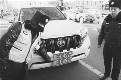 齊齊哈爾整治無牌“豪車” 6輛未懸掛號牌車輛被查處