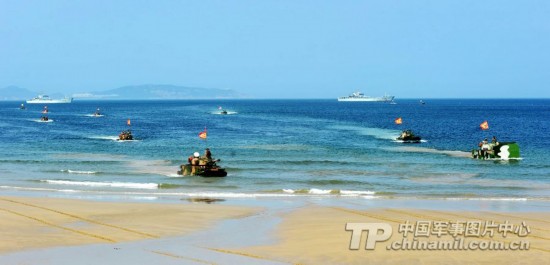 裝甲旅聯合海軍東海海域協同作戰演練