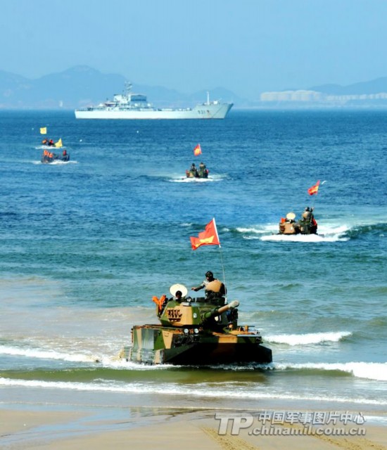 裝甲旅聯合海軍東海海域協同作戰演練