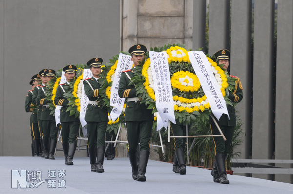 南京舉行國際和平集會悼念南京大屠殺30萬同胞遇難75周年