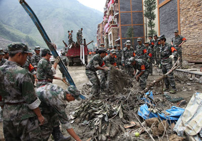保映秀集鎮(zhèn) 揚(yáng)鐵軍威名—黑水民兵抗洪搶險(xiǎn)側(cè)記