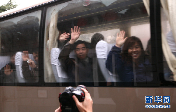 愛心包車返鄉