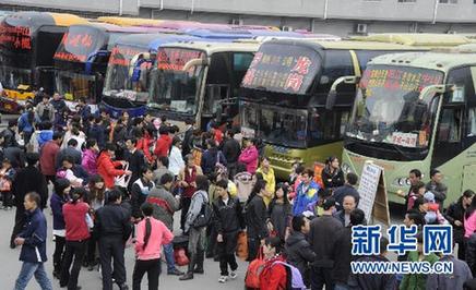 全國陸海空迎戰(zhàn)返程客流高峰