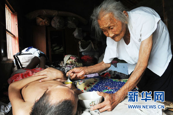 那口人間最溫暖的粥啊--95歲“最堅(jiān)強(qiáng)母親”的母愛