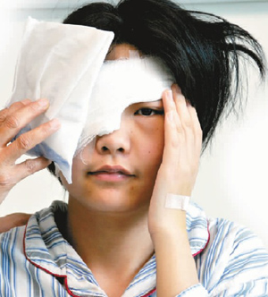 90后女大學(xué)生失去一只眼睛 助兩個(gè)人重見(jiàn)光明