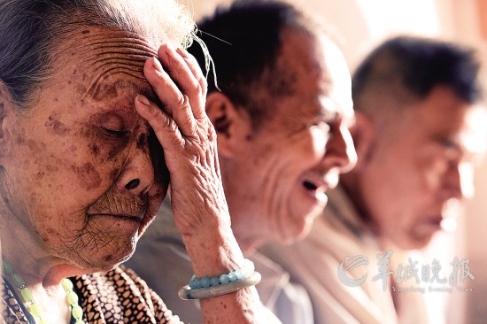 94歲麥奶奶和她的兩個智障兒 70年艱辛撫養(yǎng)