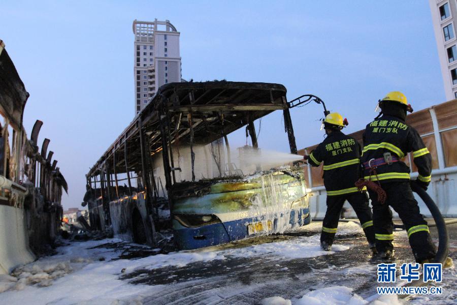 直擊:廈門(mén)BRT公車(chē)起火已造成42人死亡