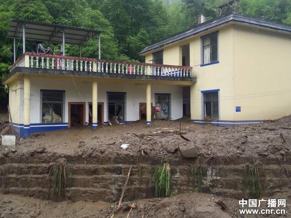 怒江貢山普拉底泥石流沖進警務站(圖)