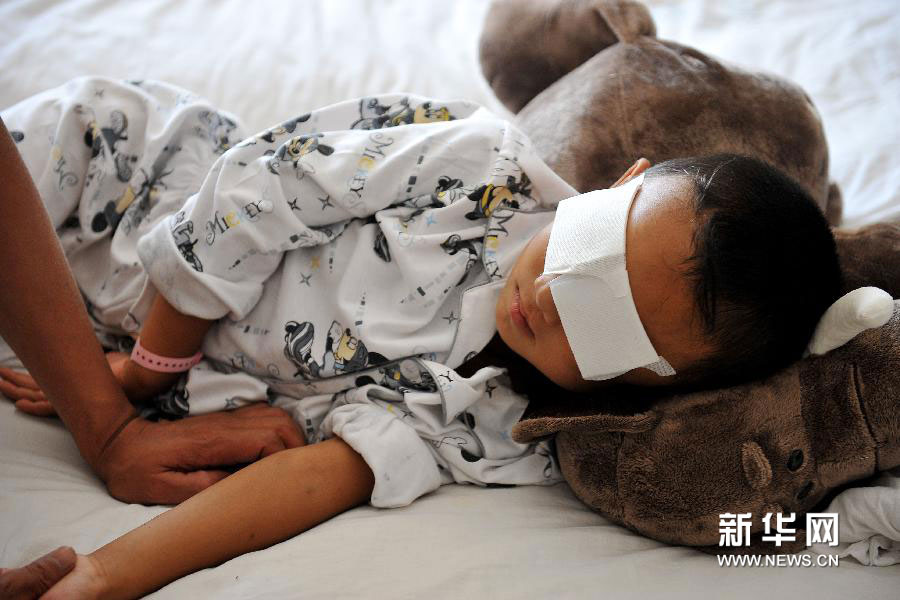 山西遭挖眼男童傷情穩定 3個月后安裝義眼[組圖]