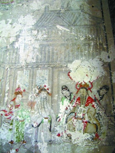遼寧古寺壁畫被修復(fù)成“紅配綠” 令人咋舌(圖)