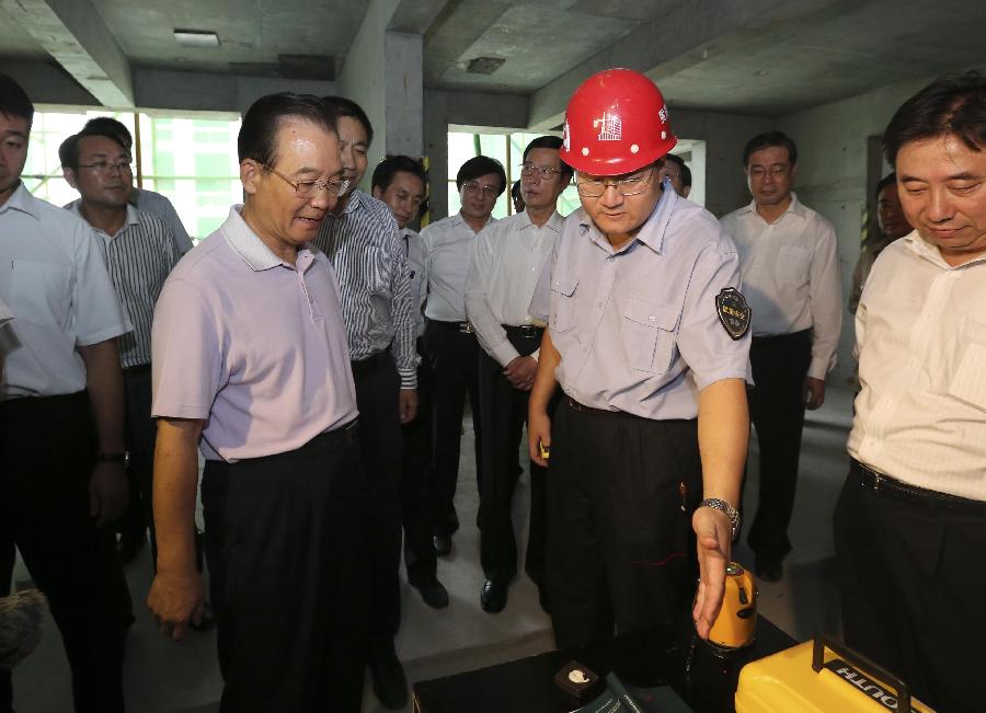 溫家寶:投入市場(chǎng)、群眾滿(mǎn)意是衡量保障性安居工程進(jìn)展好壞最重要的標(biāo)準(zhǔn)